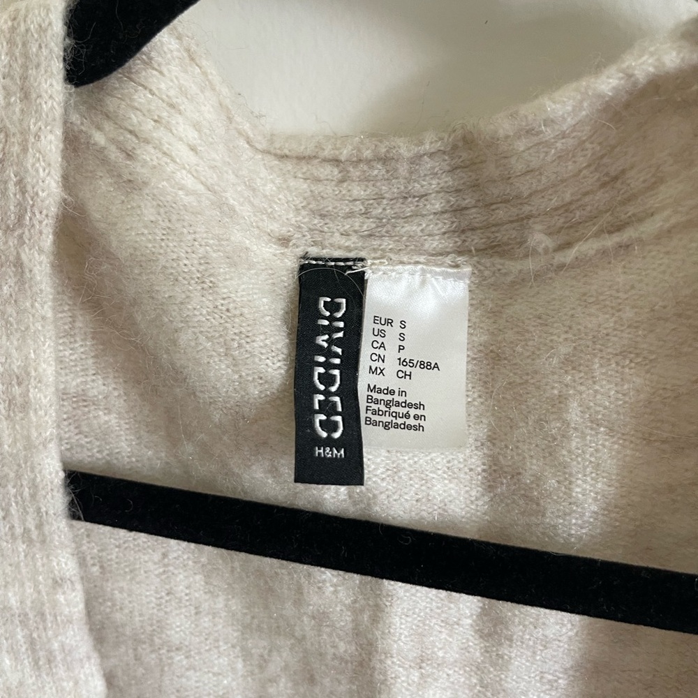 H&M Cardigan - Picture 4 of 4